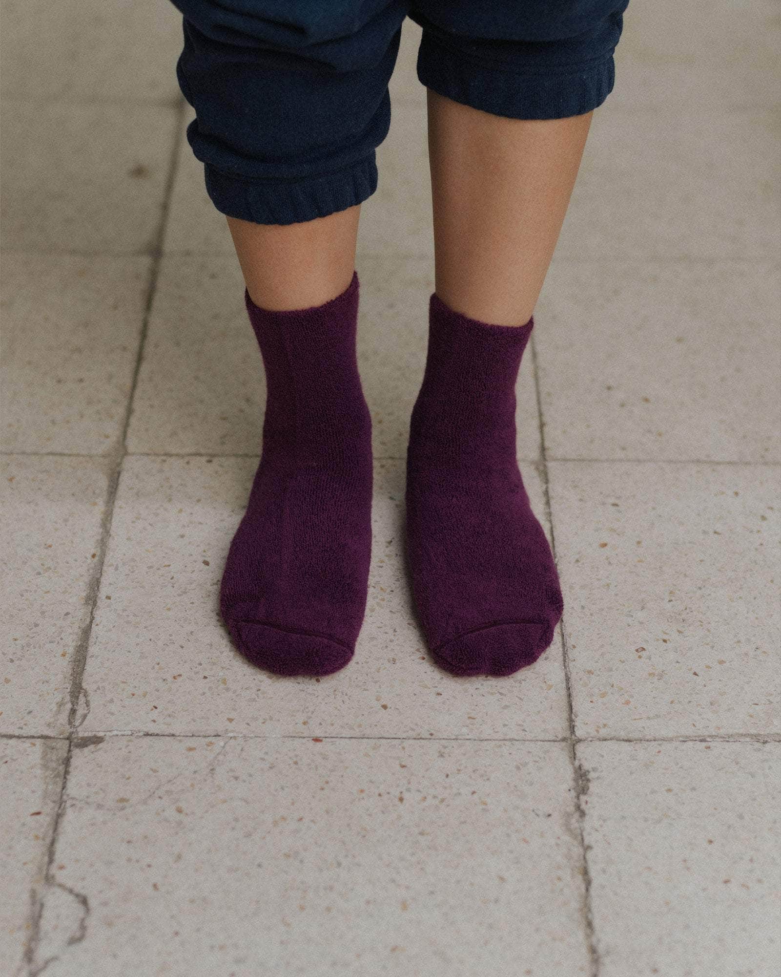 Buckle Overankle Socks Textured Organic Cotton  - Baserange socks (Black Purple)