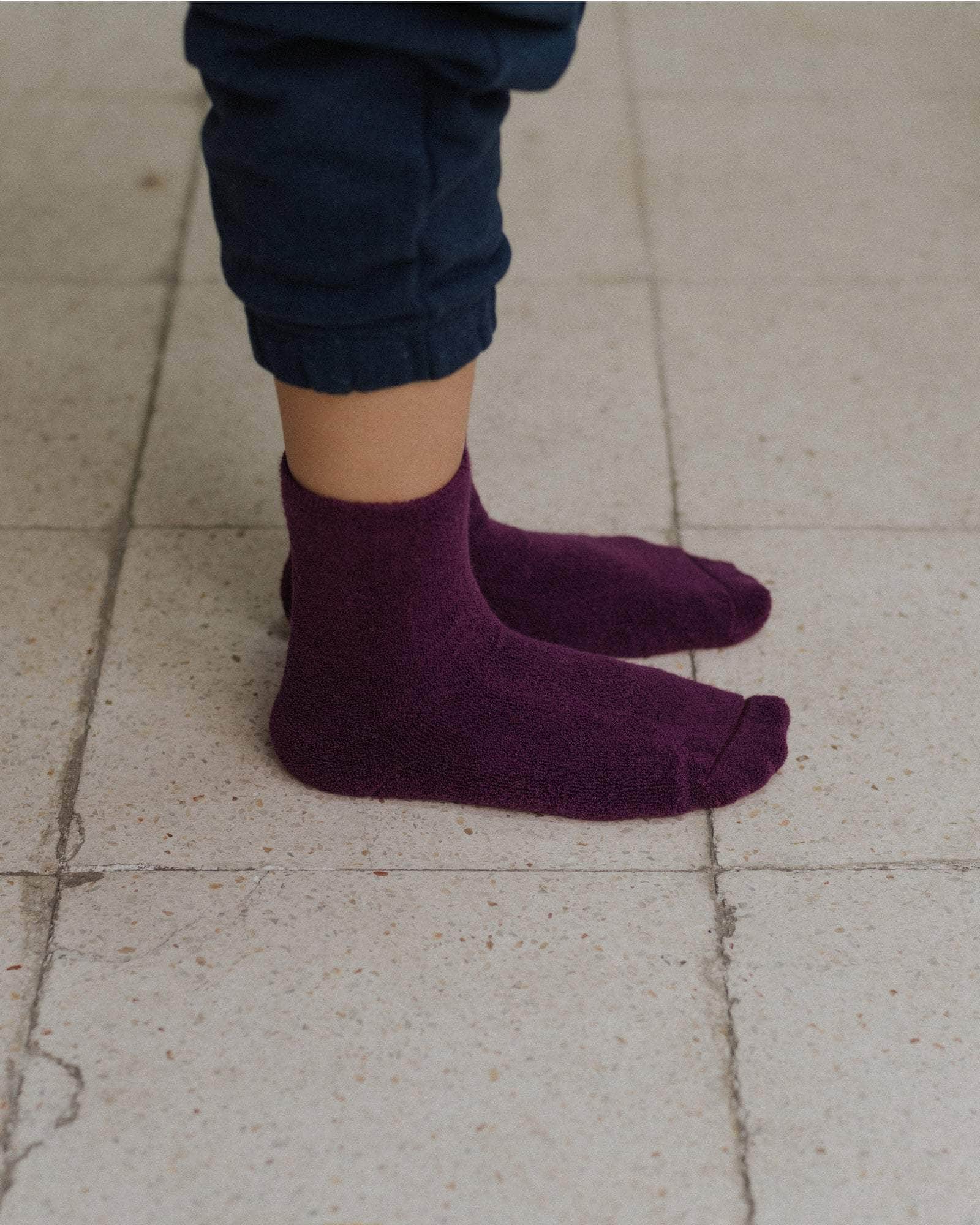 Buckle Overankle Socks Textured Organic Cotton  - Baserange socks (Black Purple)